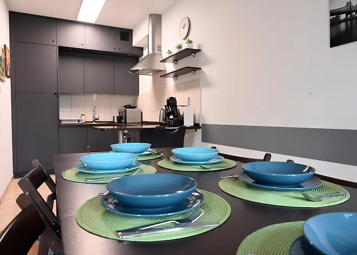 Dwupoziomowy, Duży Z Garażem I Sauną *