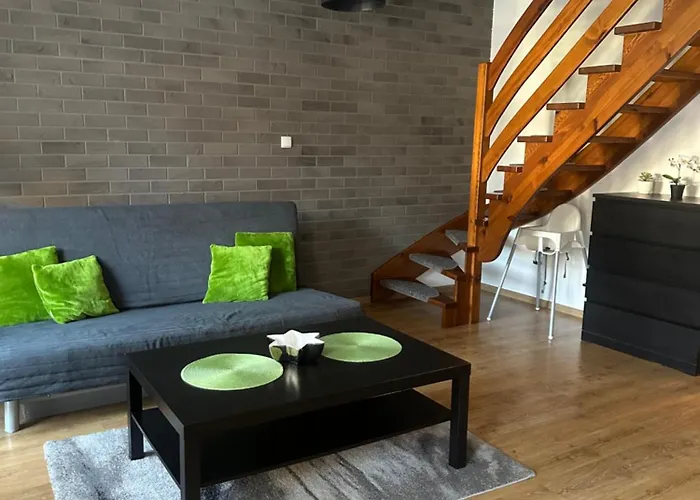 Dwupoziomowy, Duży Z Garażem I Sauną