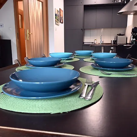 Dwupoziomowy, Duży Z Garażem I Sauną